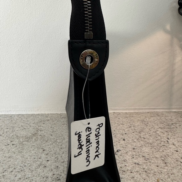 Louis Vuitton Black Pochette Monogram Men's Bag - Picture 4 of 9